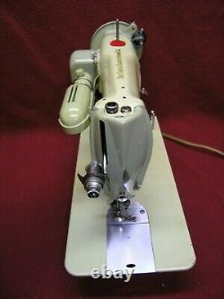 1956 Singer 15-125 Sewing Machine MINT GREEN withPedal/Attachments Heavy Duty