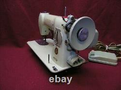 1956 Singer 15-125 Sewing Machine MINT GREEN withPedal/Attachments Heavy Duty