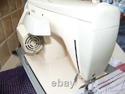 A Beauty Famous Singer Merritt Heavy Duty Z/zag Sewing Machine, Expertly Serviced