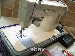 A Beauty Famous Singer Merritt Heavy Duty Z/zag Sewing Machine, Expertly Serviced