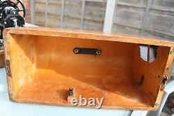 Antique/vintage Singer Sewing Machine Heavy Duty Domed Case 99k Hand Cranked