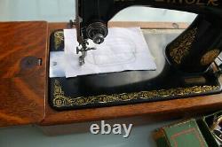 Antique/vintage Singer Sewing Machine Heavy Duty Domed Case 99k Hand Cranked