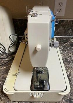 Dressmaker 7000 Sewing Machine Heavy Duty Vintage Case Foot Pedal Tested Used
