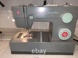 Excellent SINGER 5532 HEAVY duty sewing machine-with Accessories-and Extension