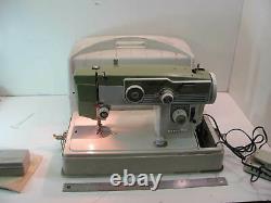 HEAVY DUTY INDUSTRAIL STRENGTH SEWING MACHINE, Model 675