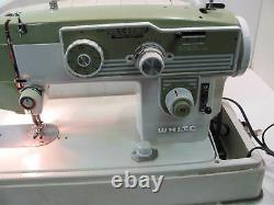 HEAVY DUTY INDUSTRAIL STRENGTH SEWING MACHINE, Model 675