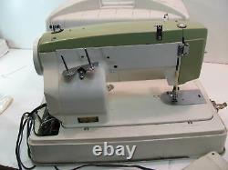 HEAVY DUTY INDUSTRAIL STRENGTH SEWING MACHINE, Model 675