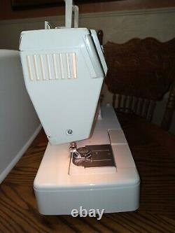 HEAVY DUTY SINGER FREE ARM MODEL 9410 SEWING MACHINE Denim Upholstery