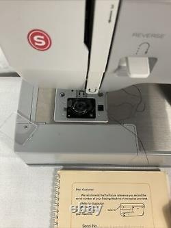 Heavy Duty Sewing Machine with 110 Applications Gray (Used) 4411