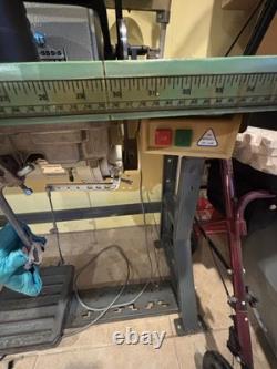 Juki ddl-5550 sewing machine with table