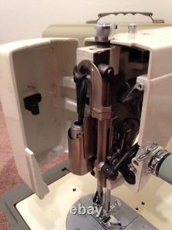 KENMORE 158.923 Zig Zag Sewing Machine with Case Beautiful Heavy Duty Machine