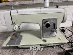 Kenmore Metal Sewing Machine 158.16510, Foot Pedal- Pistachio- Heavy Duty Works Kenmore Metal Sewing Machine 158.16510, Foot Pedal- Pistachio- Heavy Duty Works