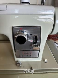 Kenmore Metal Sewing Machine 158.16510, Foot Pedal- Pistachio- Heavy Duty Works