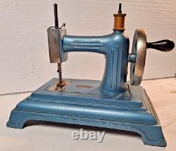 Late 1930's French heavy cast iron BABY toy sewing machine