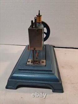 Late 1930's French heavy cast iron BABY toy sewing machine