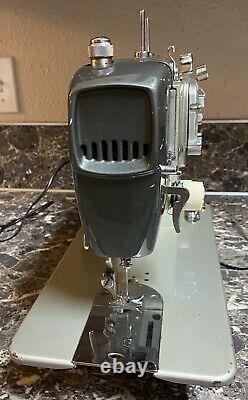 Marvel Regent Heavy Duty Sewing Machine J-A12 Green Pedal Vintage Tested Used