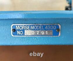Morse Fotomatic III 4300 Zig Zag Heavy Duty Sewing Machine WithPedal & Case