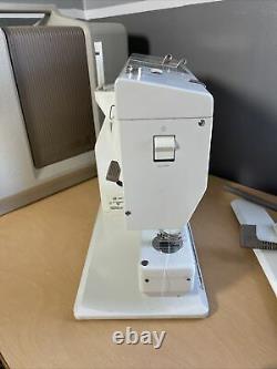 NICE! Bernina Record 930 Heavy Duty Electronic Sewing Machine Case & Accessories