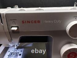 Nice Previoulsy Owned SINGER Model 5554 Heavy Duty Sewing Machine