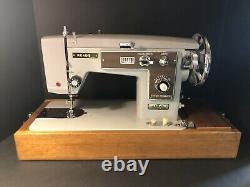 Reads Sailmaker Heavy Duty Sewing Machine- Sails, Canvas With Case & Foot Pedal