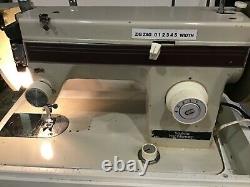 SAILRITE Yachtman Sewing Machine works has case -manual. Heavy Duty