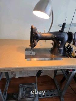 SERVICED Direct Drive Heavy Duty Singer Sewing Machine With Pedal Light And Desk