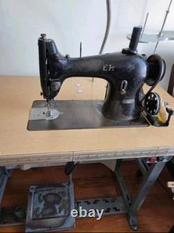SERVICED Direct Drive Heavy Duty Singer Sewing Machine With Pedal Light And Desk