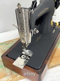 SERVICED Vtg Singer 66 Sewing Machine Heavy Duty Leather / Denim, Wrinkle Finish