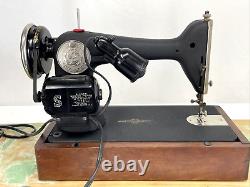 SERVICED Vtg Singer 66 Sewing Machine Heavy Duty Leather / Denim, Wrinkle Finish