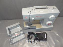 SINGER 4423 HEAVY DUTY SEWING MACHINE withPEDAL, GRAY