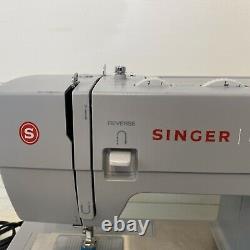 SINGER 4423 Heavy Duty 120W Portable Sewing Machine With Bundle! Rarely Used