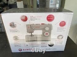 SINGER 4423 Heavy Duty Sewing Machine NEW IN BOX Grey