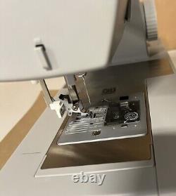 SINGER 4423 Heavy Duty Sewing Machine With Accessory Kit 97 Stitch App