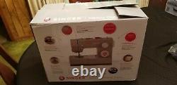 SINGER 4423 Heavy Duty Sewing Machine with 23 Built-In Stitches. Only Used Once