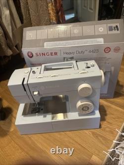 SINGER 4423 (Meltwater Blue) Heavy Duty Sewing Machine with Accessories