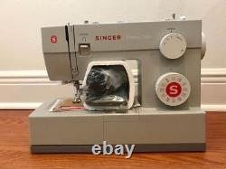 SINGER 4432 Heavy Duty Sewing Machine, 110 Stitch Applications Gray