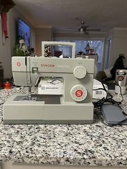 SINGER 4452 Heavy Duty Sewing Machine and STARTER kit