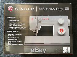 SINGER 44S Heavy Duty 23 Stitches Sewing Machine