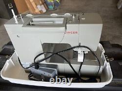 SINGER 44S Heavy Duty Sewing Machine