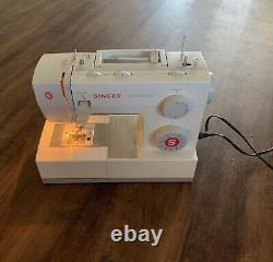 SINGER 5523 Scholastic Heavy Duty Sewing Machine Works Perfectly