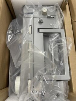 SINGER 64S Heavy Duty Mechanical Sewing Machine NEW IN DAMAGED BOX