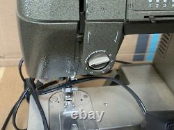 SINGER HD110-C Heavy Duty Sewing Machine With Foot Pedal TESTED / WORKING