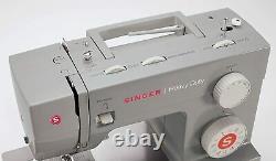 SINGER Heavy Duty 4423 Sewing Machine with 23 Built-in Stitches IN HAND NEW