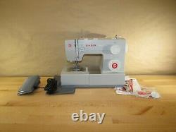 SINGER Heavy Duty 4423 Sewing Machine with 97 Stitch Applications