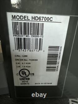 SINGER Heavy Duty 6700C Electronic Sewing Machine 411 Stitch Applications LCD