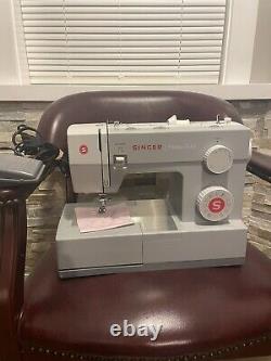 SINGER Heavy Duty Sewing Machine/Embroidery + Foot Pedal