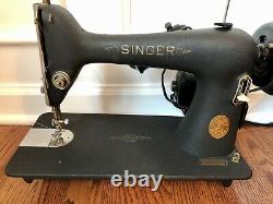 See video! Vintage 1940s SINGER 66 Sewing Machine & EXTRAS Heavy Duty Sews denim