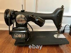 See video! Vintage 1940s SINGER 66 Sewing Machine & EXTRAS Heavy Duty Sews denim