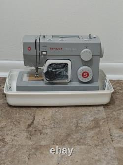 Sewing Machine SINGER Heavy Duty 4423 Grey BRAND NEW WithCarrying Case
