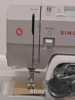Sewing Machine SINGER Heavy Duty 4423 Grey BRAND NEW WithCarrying Case